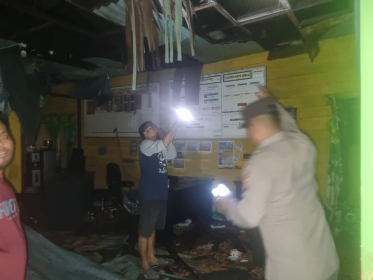 Berawal dari Korsleting Listrik, SD Negeri 002 Desa Kersik Kec. Marangkayu terbakar