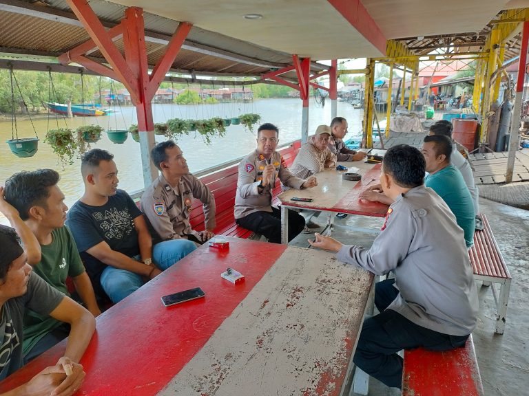 Melalui program Bekesah, Kapolsek Muara Badak jalin komunikasi serta ajak Harkamtibmas Kerukunan Keluarga Bone Muara Badak