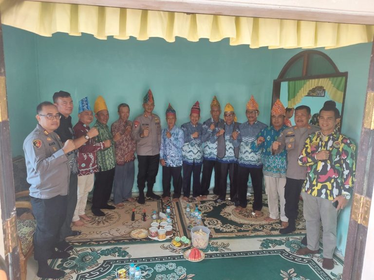 Melalui program Bekesah, Kapolres Bontang silaturahmi ke Keluarga Besar Bubuhan Banjar KBBKT Kota Bontang