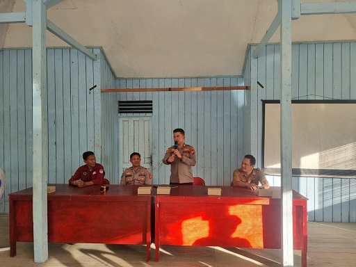 Dekatkan dengan Mayarakat, Kapolsek Marangkayu bekesah bersama Tokoh Masyarakat dan Tokoh agama, Ketua Rt Desa Sambera Baru Kec. Marangkayu