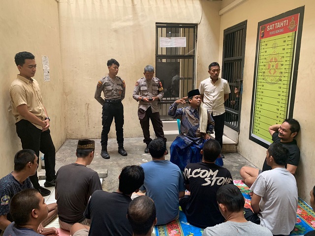 Kegiatan Binrohtal Tahanan Di Rutan Polres Bontang: Pencerahan Spiritual Untuk Pembinaan Diri