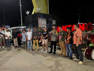 Dekat dengan Masyarkat, Kapolres Bontang silaturahmi dengan Komunitas All Scooter dan Paguyuban Ikawangi di Tugu Selamat Datang Bontang