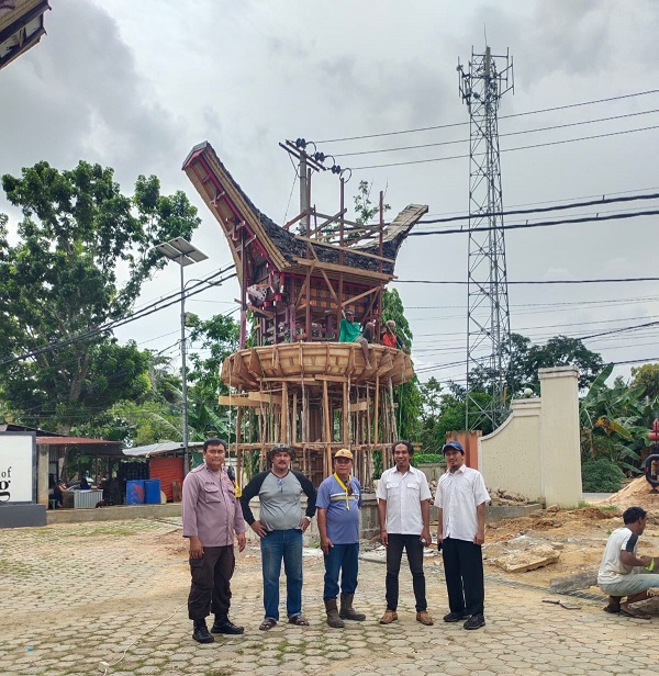 Pemindahan Miniatur Rumah Adat Toraja Tongkonan Sebagai Wujud Keberagaman Budaya Dalam Bingkai Bhineka Tunggal Ika