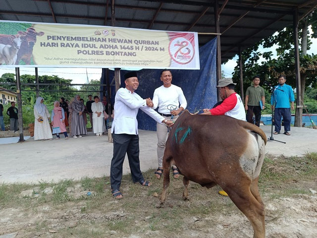 Penyembelihan Hewan Kurban Polres Bontang dalam Rangka Hari Raya Idul Adha 1445 H Tahun 2024