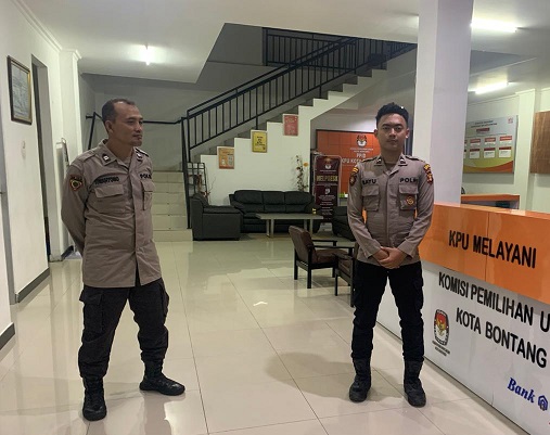 Pengamanan Kantor Kpu Kota Bontang Berlangsung Dengan Aman