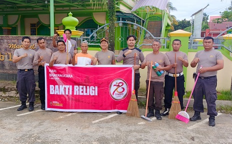 Bakti Sosial Polsek Bontang Barat dalam Rangka Hari Bhayangkara Ke-78