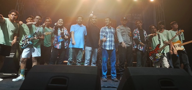 Pastikan Aman, Kapolsek Bontang Barat Pimpin Pengamanan Penutupan Khatulistiwa Expo 2024