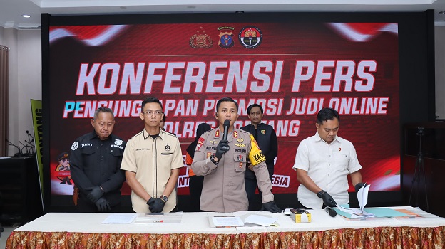 Kapolres Bontang laksanakan Press Release pengungkapan Kasus Judi Online