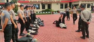 Kesiapan jelang Pilkada 2024, Polres Bontang Gelar Latihan Dalmas
