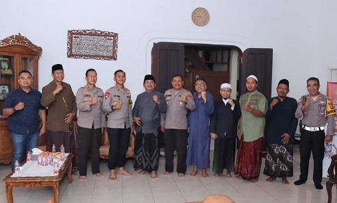 Kapolres Bontang Gelar Silaturahmi Bekesah dengan Paguyuban Pasuruan di Bontang