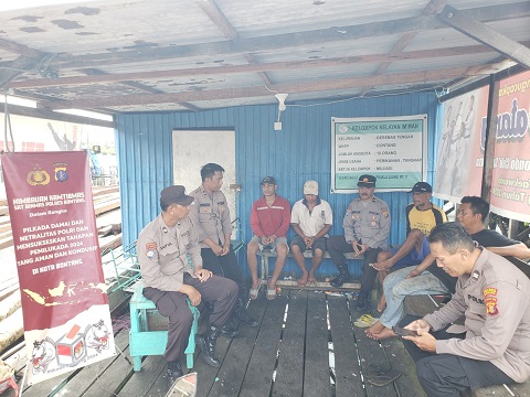 Sambang Kunjungan Sat Binmas Polres Bontang, Sosialisasikan Pilkada Damai dan Netralitas Polri