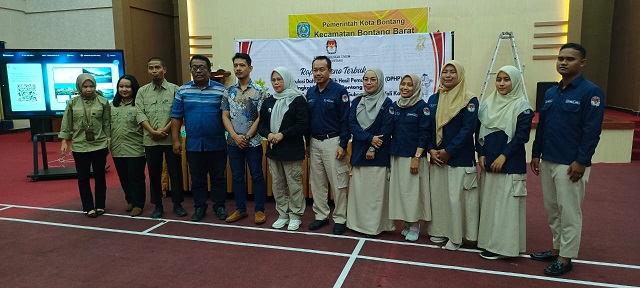 Kanit Intelkam Polsek Bontang Barat hadiri dan Amankan Rapat Pleno Terbuka Rekapitulasi Daftar Pemilih untuk Pilkada 2024