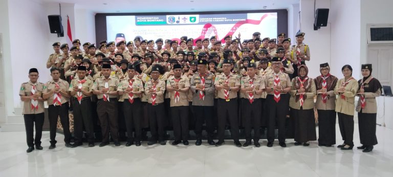 Kapolsek Bontang Utara hadiri Pengukuhan Petugas Merah Putih Selaksa Bentang 2024 dalam Peringatan Hari Pramuka ke-63
