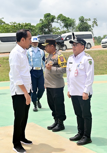 Kapolres PPU dan Pj. Bupati Antar Keberangkatan Presiden RI di Kawasan Heliped IKN Nusantara