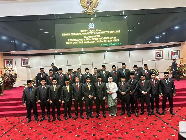Polres Bontang Amankan Pelantikan Anggota DPRD Kota Bontang Masa Jabatan 2024-2029   