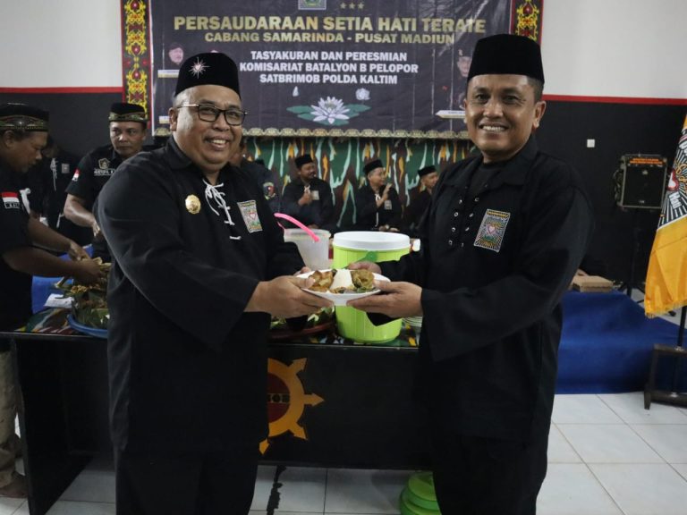 Peresmian Komisariat PSHT di Batalyon B Pelopor, Wujud Kebersamaan Sat Brimob Polda Kaltim bersama Elemen Masyarakat Peresmian Komisariat PSHT di Batalyon B Pelopor, Wujud Kebersamaan Sat Brimob Polda Kaltim bersama Elemen Masyarakat