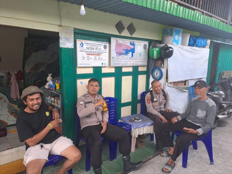 Bhabinkamtibmas Loktuan Laksanakan Sambang Kunjung Warga sampaikan pesan kamtibmas