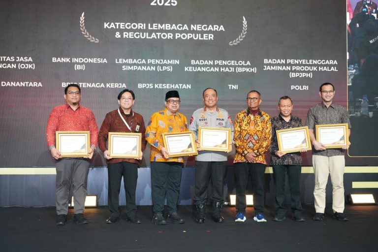 Kategori Lembaga Negara & Regulator Terpopuler: Polri Sabet Penghargaan Disway Award 2025
