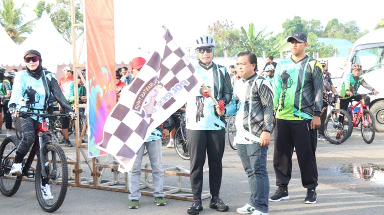 Kapolres Bontang Gowes Bersama Masyarakat Kota Bontang, Pererat Silaturahmi dan Jaga Kamtibmas Tanpa Batas : Kebersamaan Diperkuat