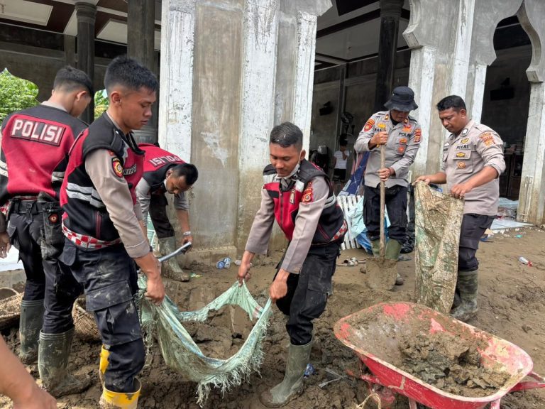 Polres Pidie Jaya Gelar Bakti Sosial di Dua Lokasi Terdampak Banjir Bandang, Wujud Kepedulian Polri untuk Masyarakat